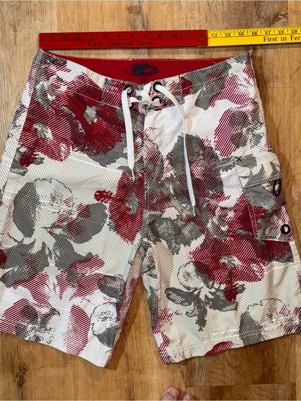 Oakley Board Shorts Men 32 Water Trunks Board Lightweight Floral Punk Y2K Oakley